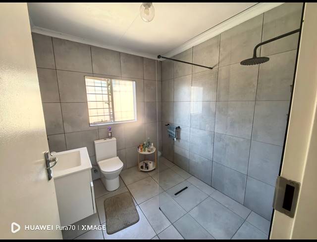 3 BEDROOM APARTMENT FOR SALE IN BIRCHLEIGH NORTH